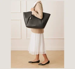 Stuart Weitzman HANDBAGS-CHANGE LOCATION Textured leather/Black